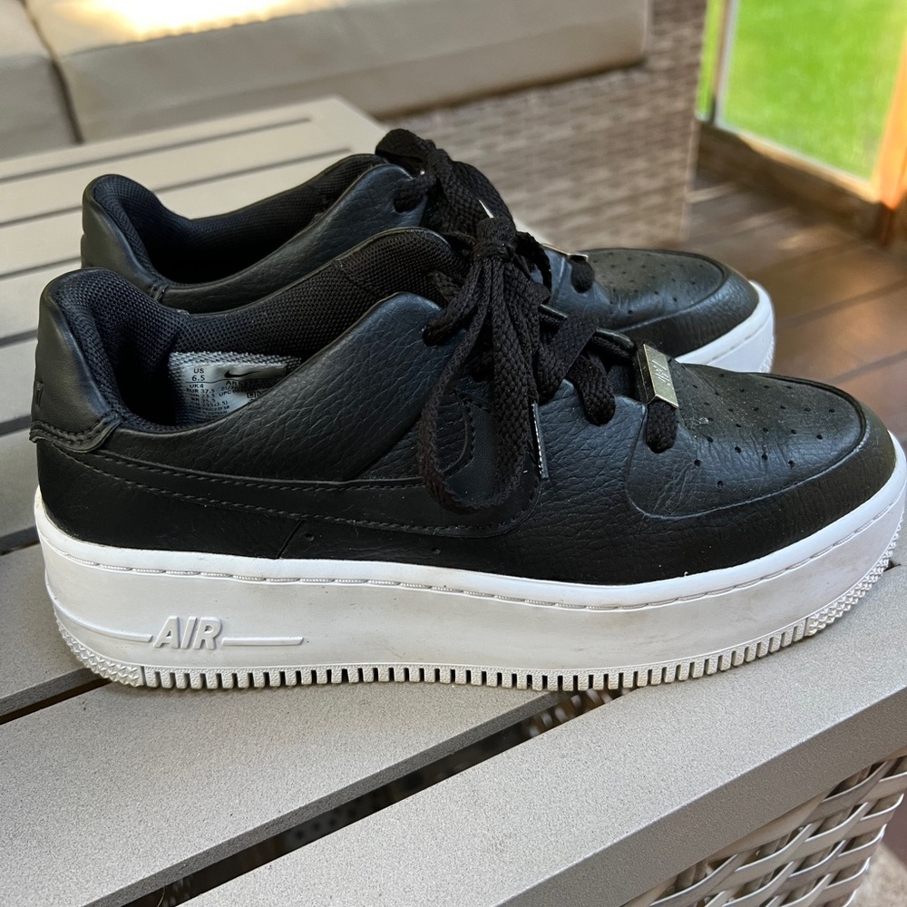 Women’s Platform Nike Air Force 1
